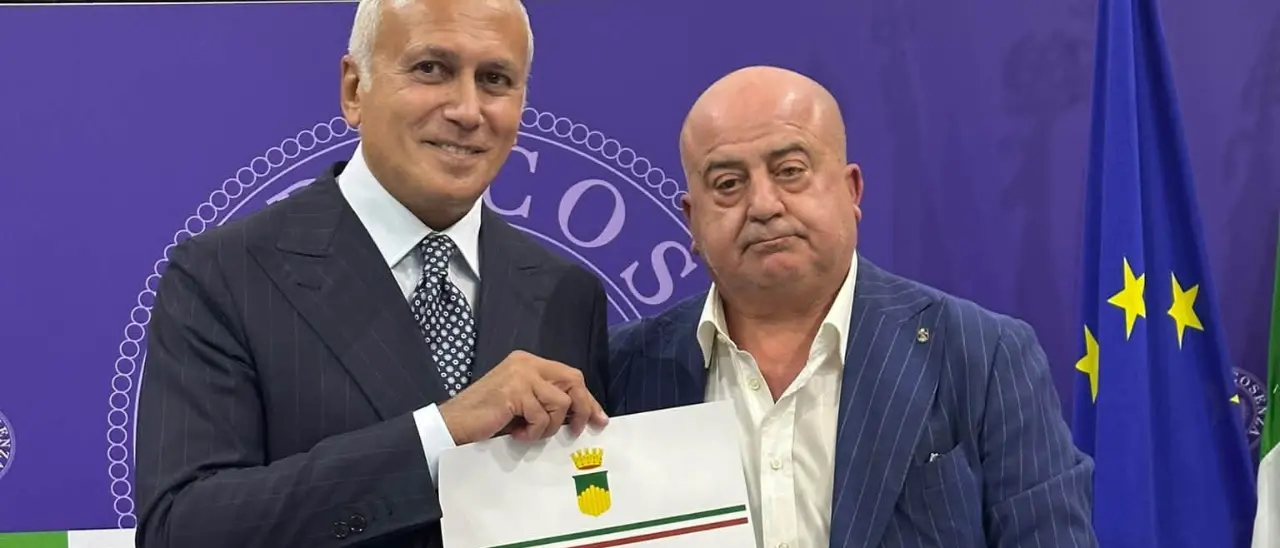 Cosenza, conferito l’attestato di Merito Civico al medico dell’elisoccorso Pasquale Gagliardi\n