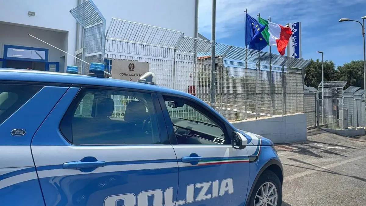 <p>Commissariato di Polizia di Diamante</p>\\n
