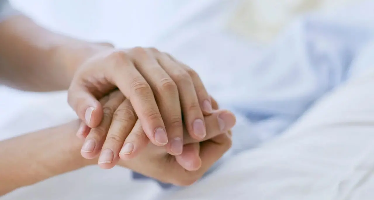 Dalla Toscana a Cosenza, il grazie di un paziente ai medici dell’ospedale: «Qui ho trovato una famiglia»\n