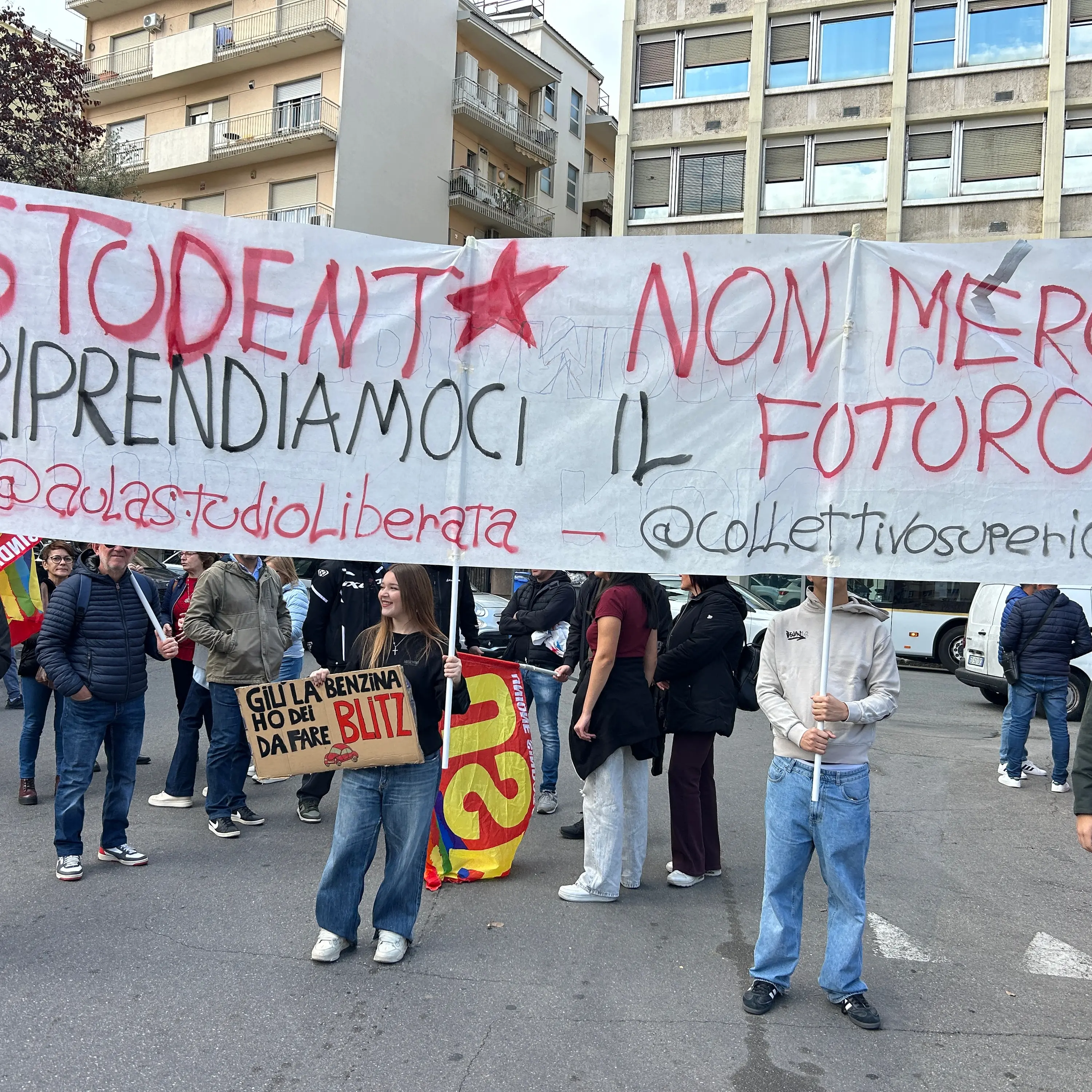 <p>«Ai giovani abbiamo <span style=\"color:hsl(0, 0%, 0%);\">rubato il futuro</span>, reprimere il disagio non basta a risolvere il problema»: parla l'esperto</p>