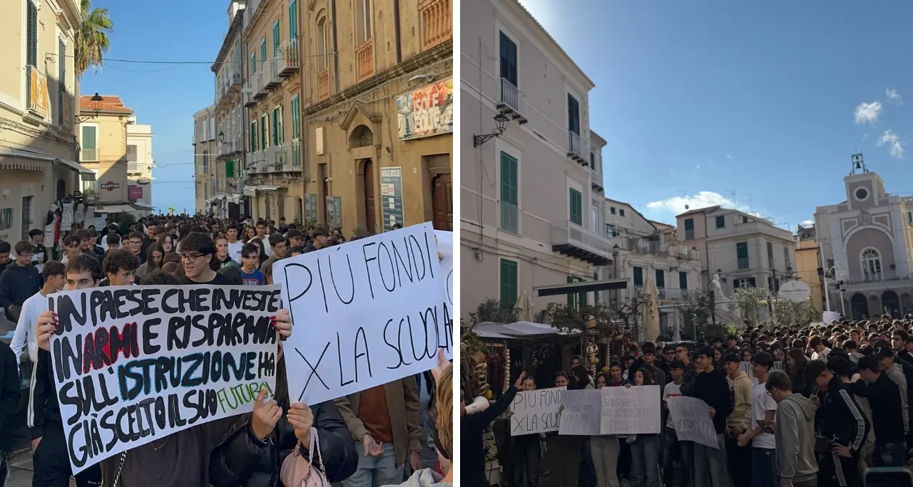 Tropea, studenti in corteo tra i turisti: massiccia partecipazione alle proteste contro il carovita anche nella capitale del turismo calabrese\n