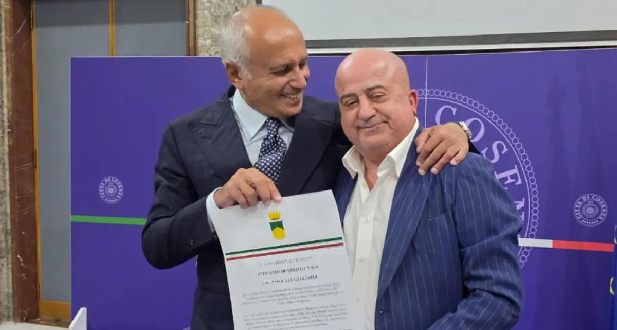 Benemerenza civica al medico dell’elisoccorso Pasquale Gagliardi, Caruso: «Ha dedicato la propria vita per salvare quella degli altri»\n