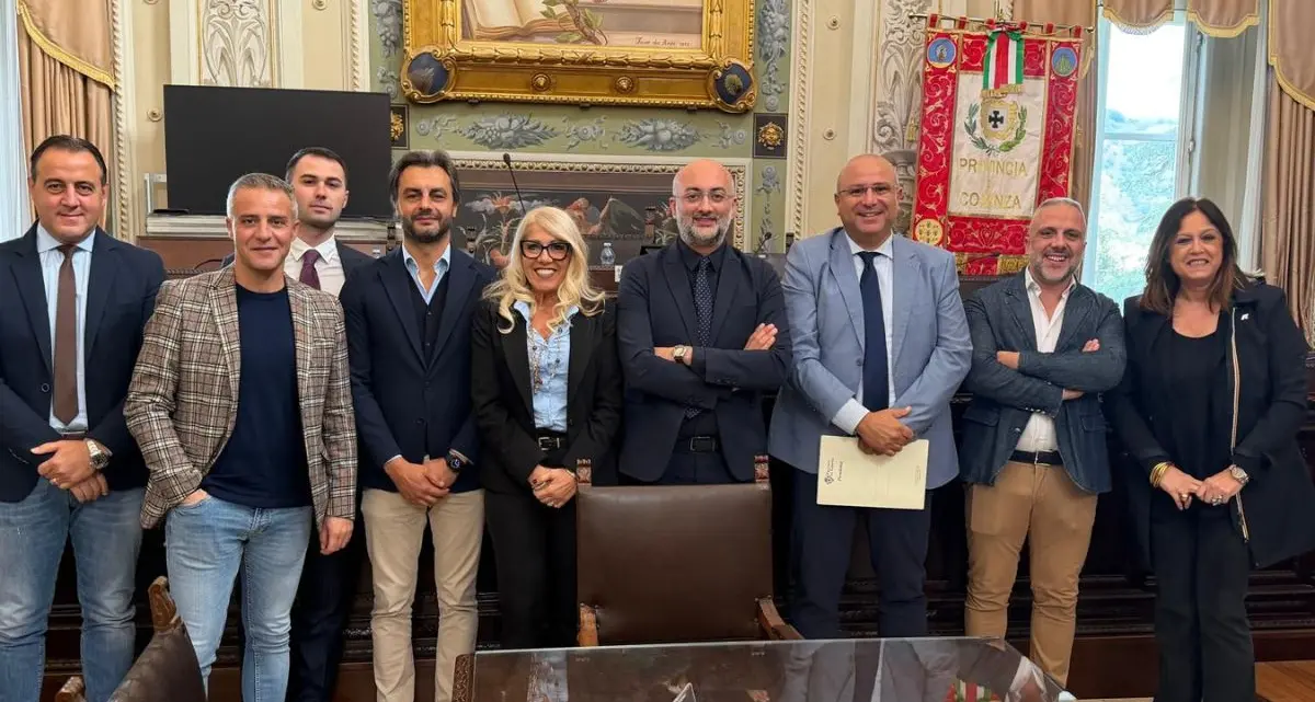 Provincia di Cosenza, il bilancio consolidato torna in attivo. Unanimità sulle mozioni per la Statale 106 e l’aeroporto della Sibaritide\n